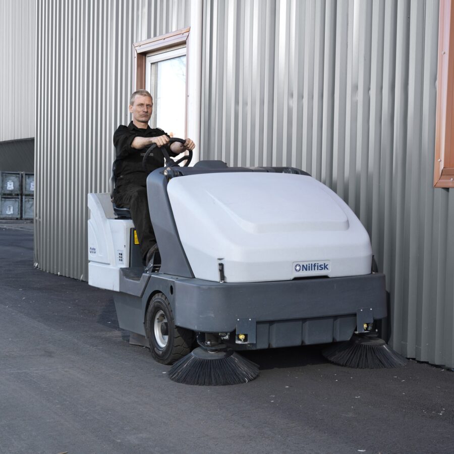 Barredora Nilfisk SR1601