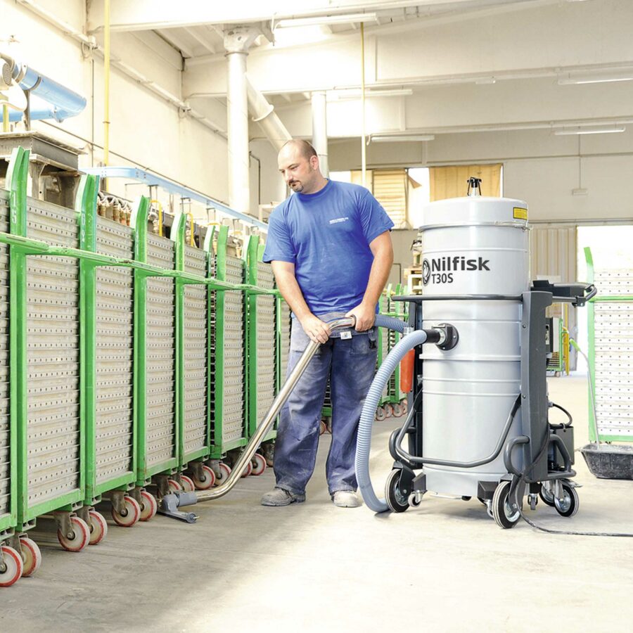 Aspirador Trifásico Para Agua y Polvo Nilfisk T30S