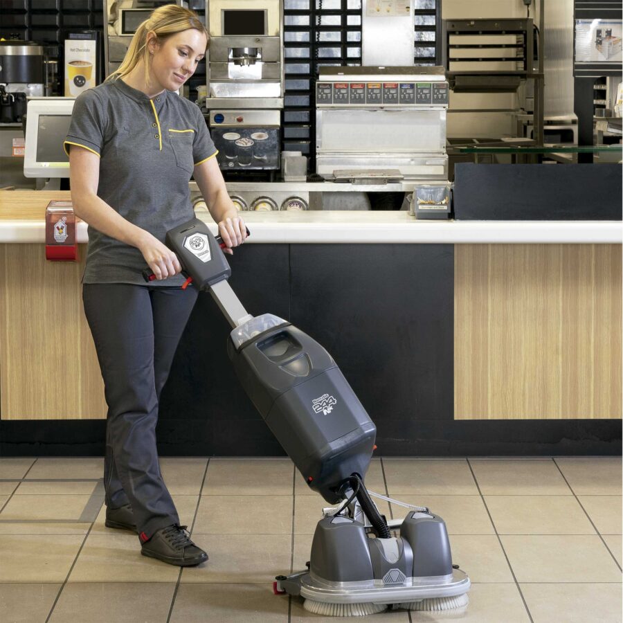 Fregadora Numatic 244NX