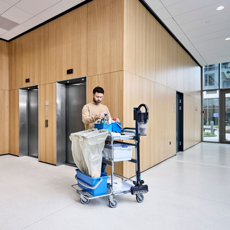 VU200 lobby2